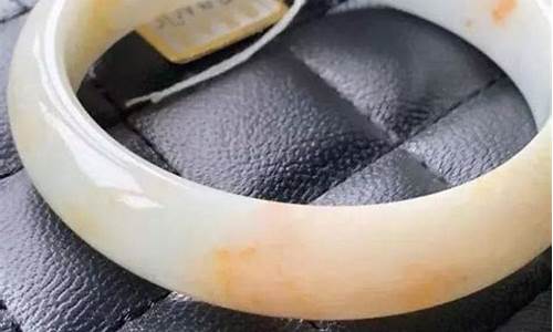 翡翠镯子洒金价格_翡翠手镯洒金好不好